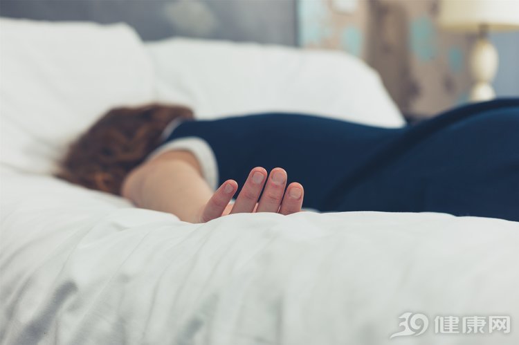 如果你被鬼压床了千万不要害怕,2分钟了解鬼压床的真相