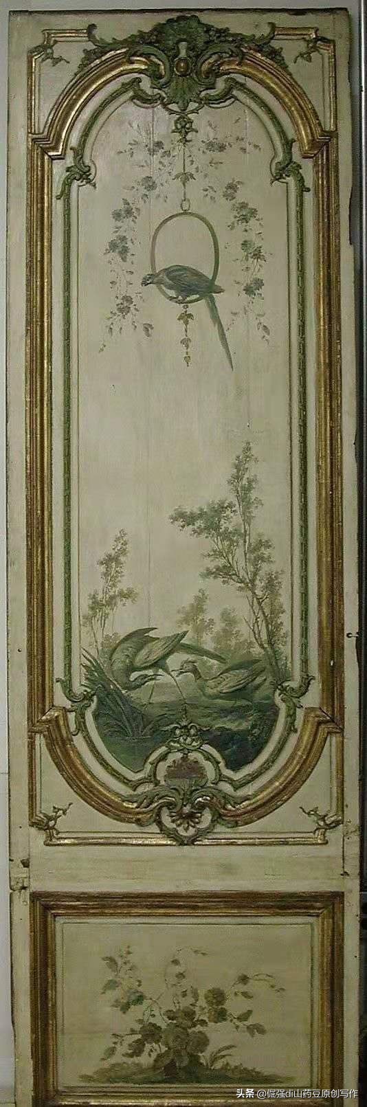 尘封历史往事,尘封的木制大门