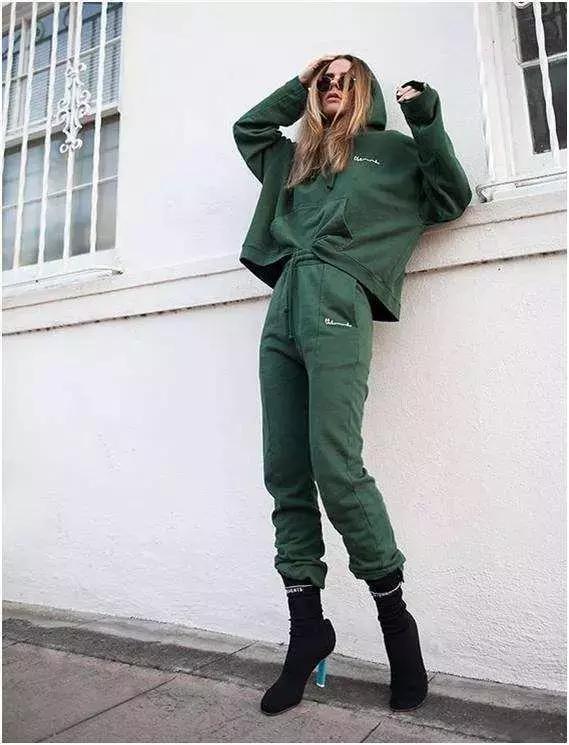 夏季小白鞋短靴洋气又高级,5款人气短靴时髦好看穿着又舒适