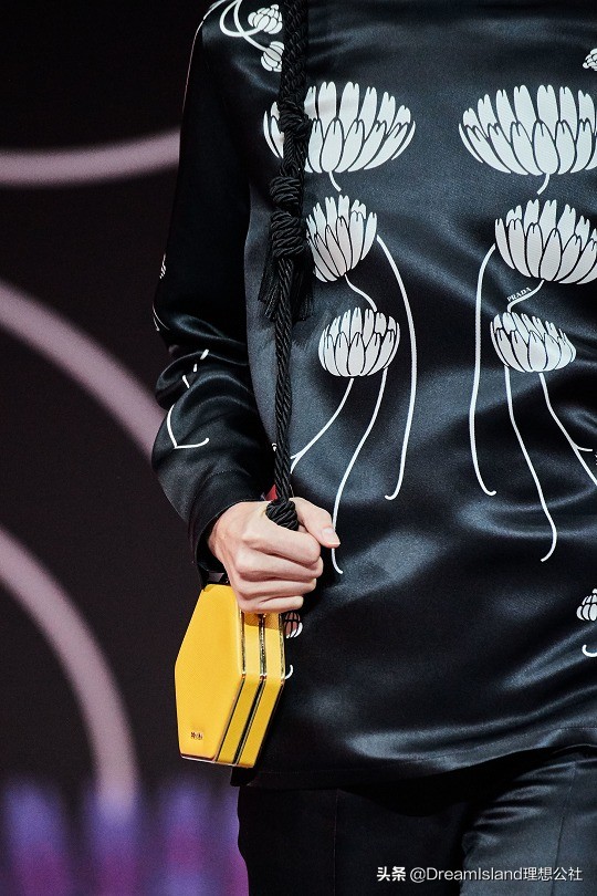 prada2023早春新款包,新款prada时装包晚宴包