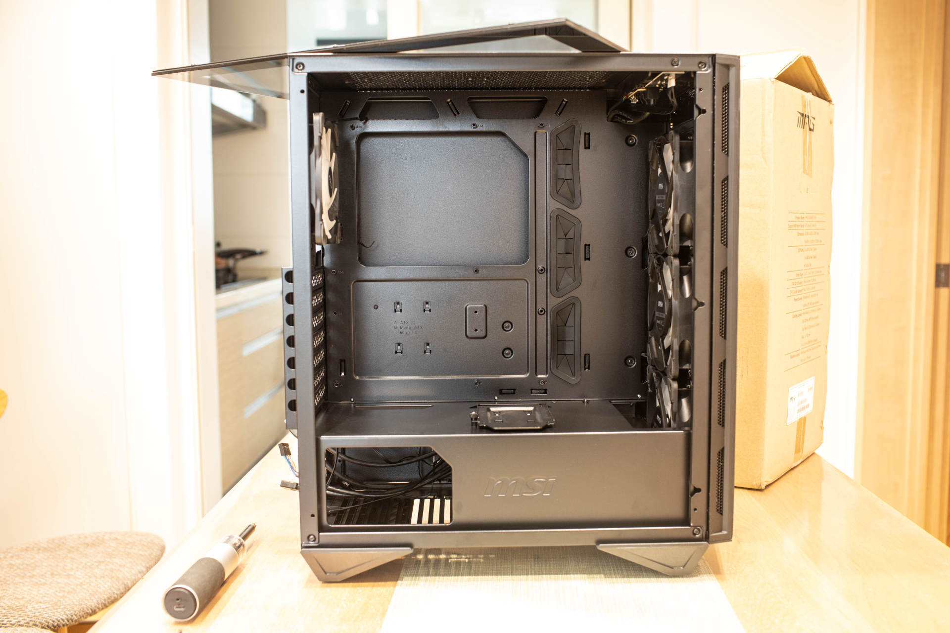 微星氪金枪二代可以装风冷吗,微星氪金枪机箱前面可以拆吗