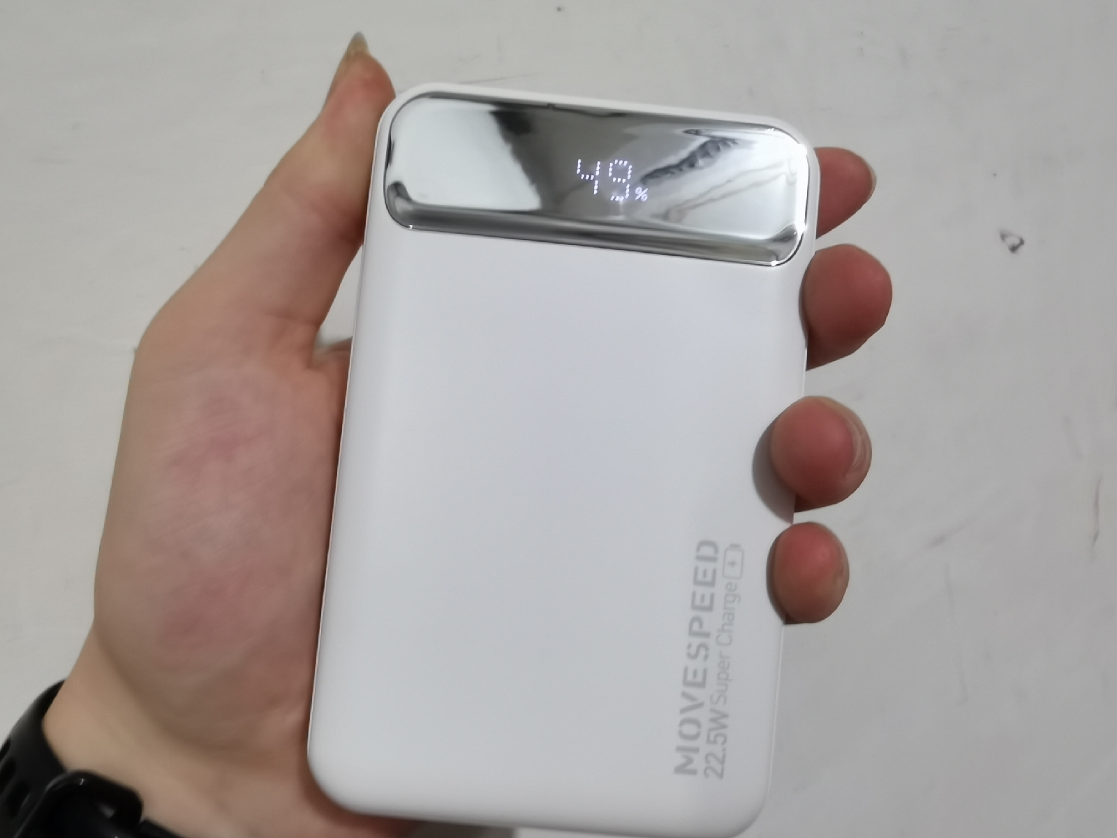 磁吸充电宝实测无线充最新款,无线磁吸快充充电宝测评