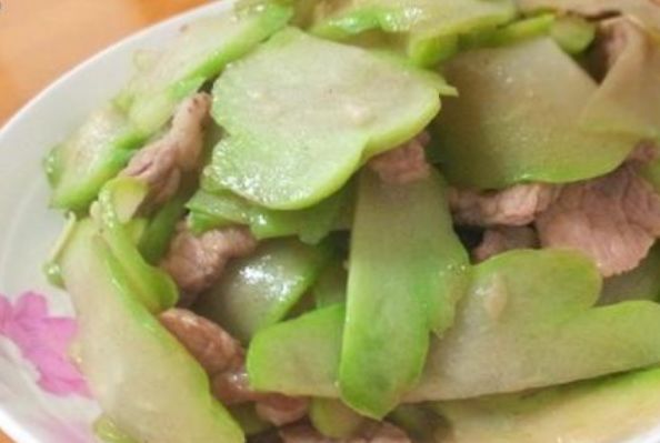 秋天这瓜刚上市，价格便宜，容易储存，经常吃提高抵抗力少生病