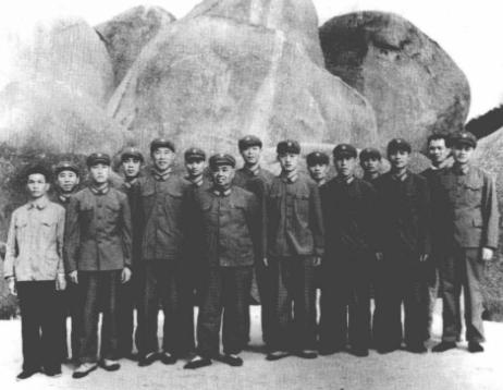 *世友许**指定要他当秘书,3年内为他2次破例,离开时:遇事来找我