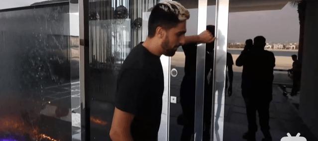 迪拜小哥豪宅,迪拜土豪哥卖劳斯莱斯