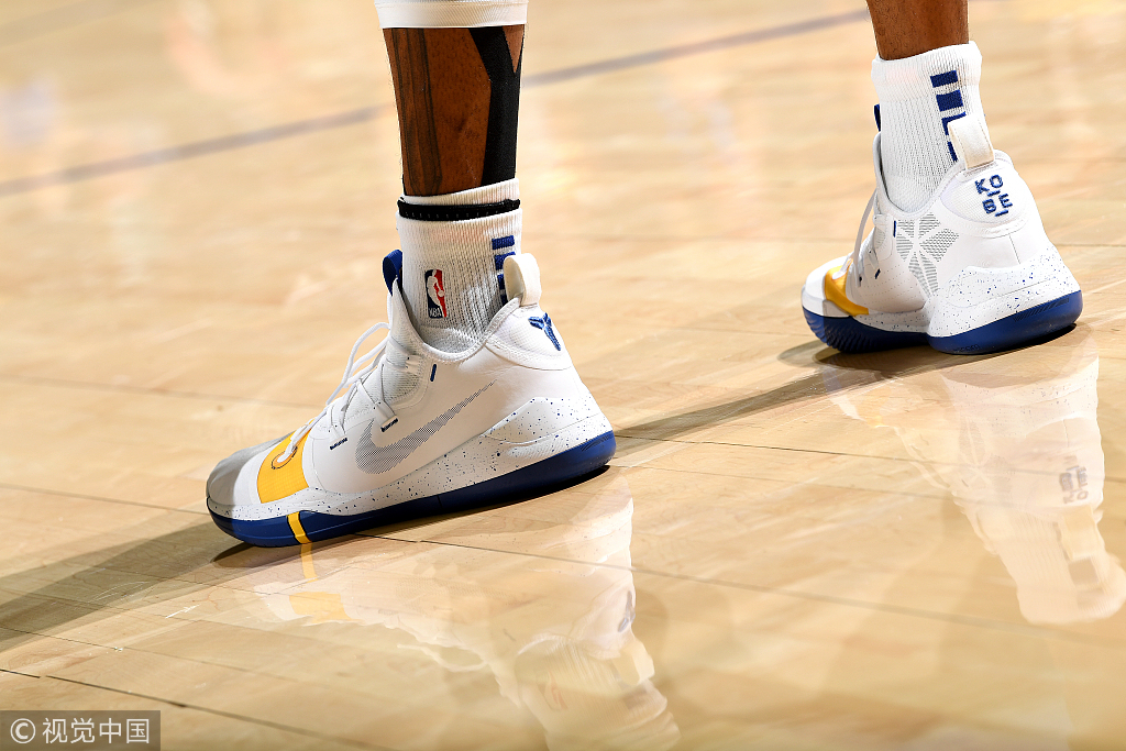 NBA今日球鞋精选:上脚两双联名款!火箭赢了,“鞋王”嗨了