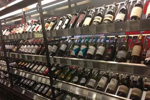 怎么在上海找店铺,走进葡萄酒专卖店