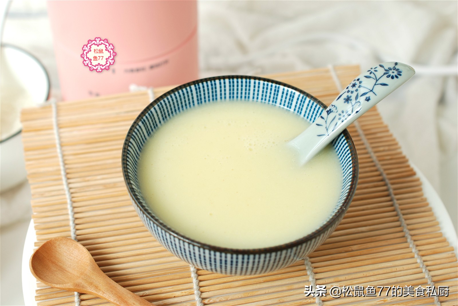 如何用牛奶做出一杯好喝的热饮,简单易做的饮品冬天奶茶