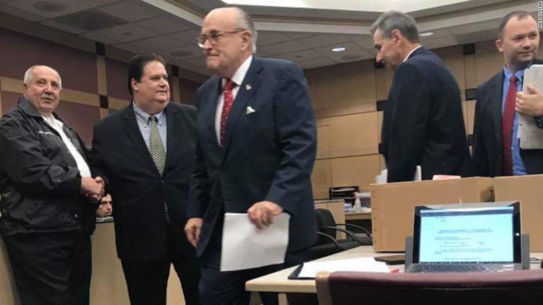 川普最忠诚的卫士是谁,川普老爷子最新视频