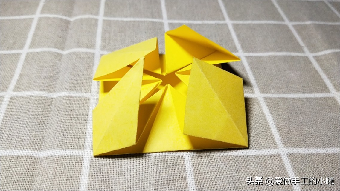 用折纸怎么折个太阳,折纸教程简单又漂亮用正方形纸折