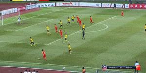 国足主场4-1击败新加坡队,国奥2比0胜国足