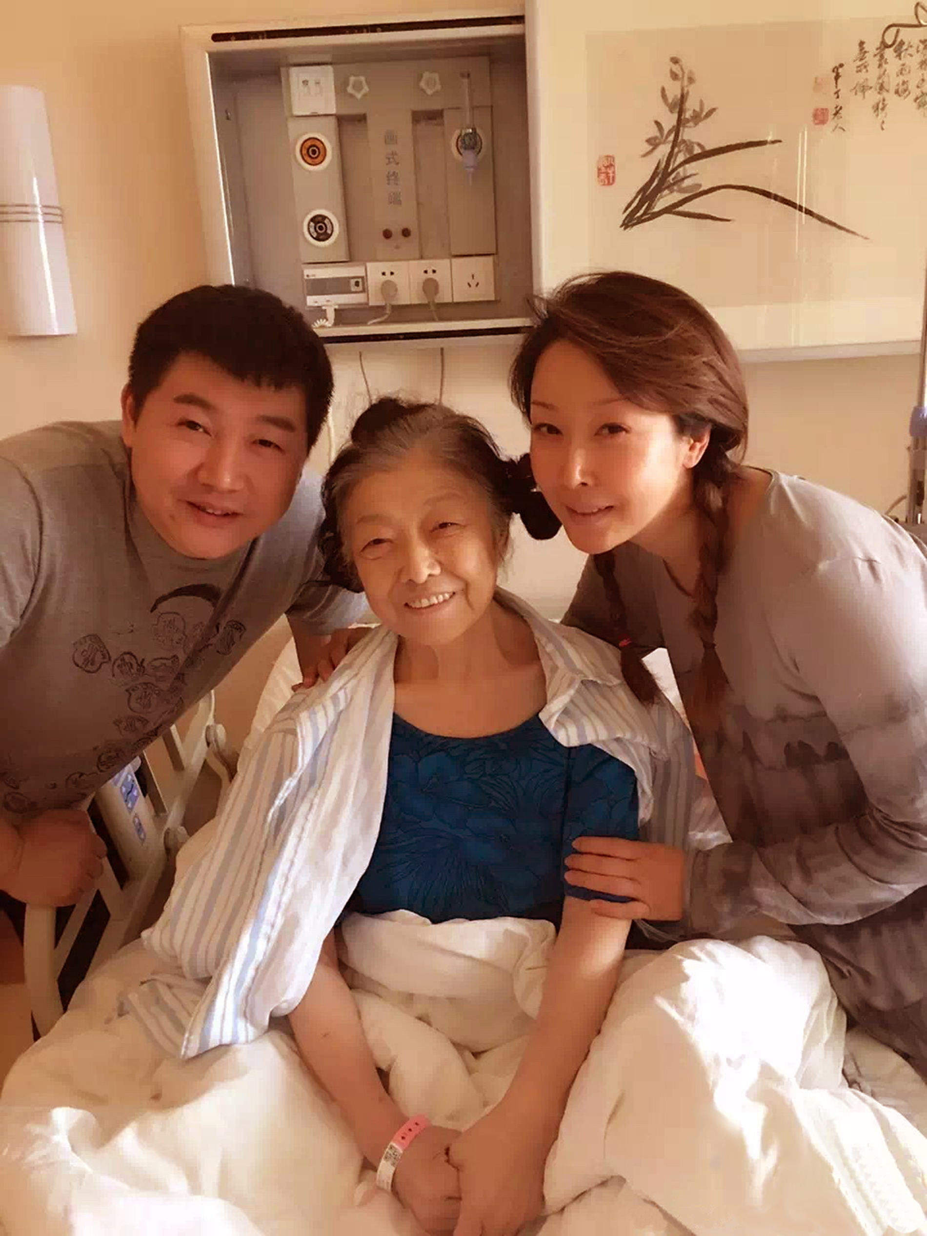 孙悦相亲相爱一家人,孙悦演唱父母的感人歌曲