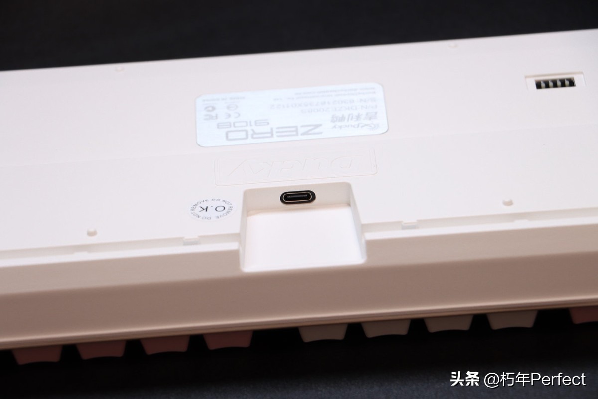 吉利鸭樱桃机械键盘,吉利鸭duckyone2mini机械键盘