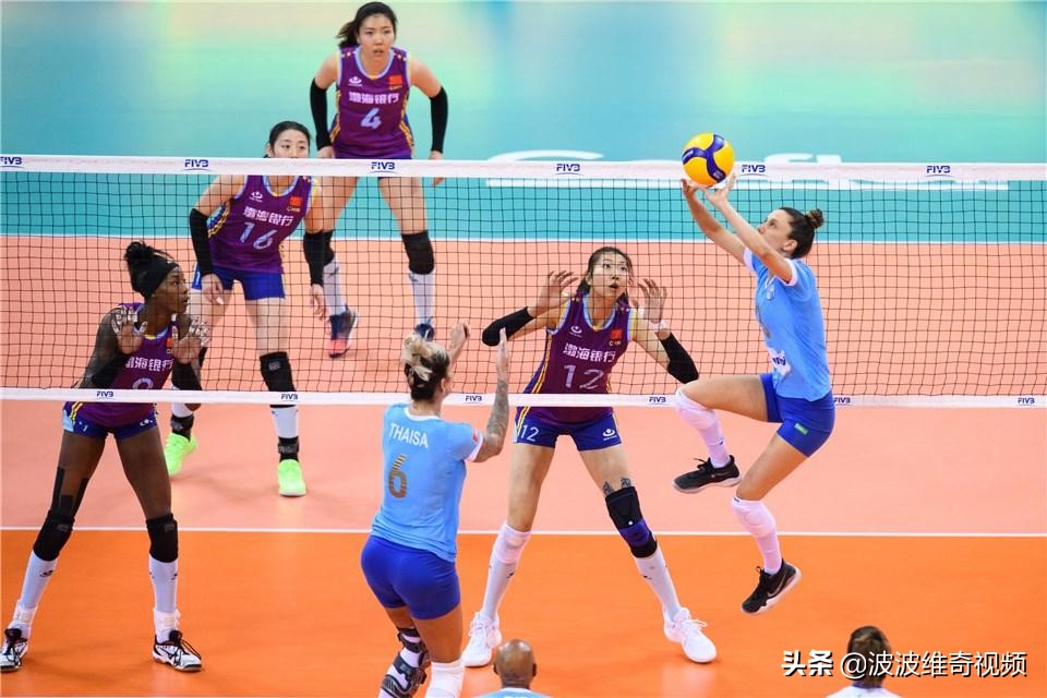 天津女排惊现奇葩阵容！朱婷接班人换位客串，两关键分失准留遗憾