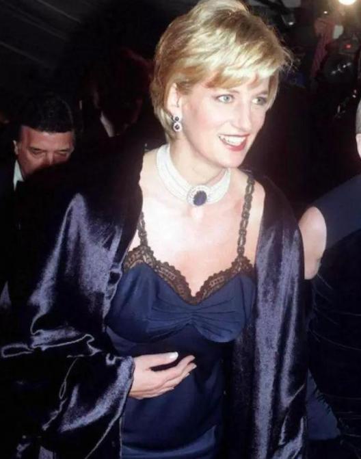 卡米拉珠宝沙特王室,沙特王室送劳斯莱斯