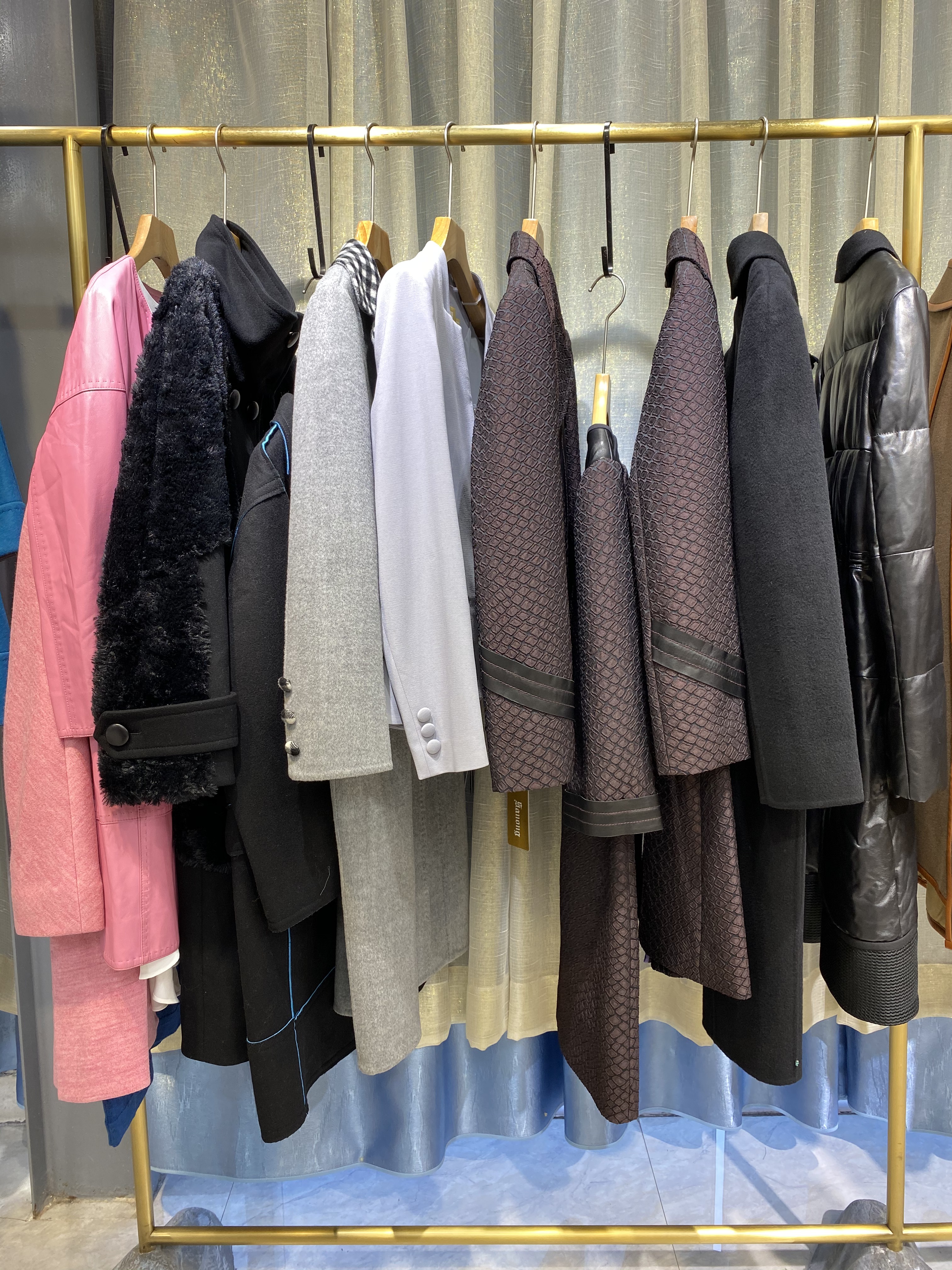 萨侬女装新款,萨侬女装正品专卖店春装新款