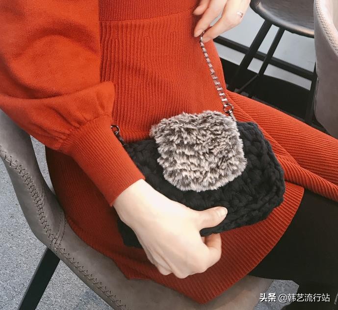 手工钩针编织手提包成品,钩针编织时尚又漂亮的女生手提包
