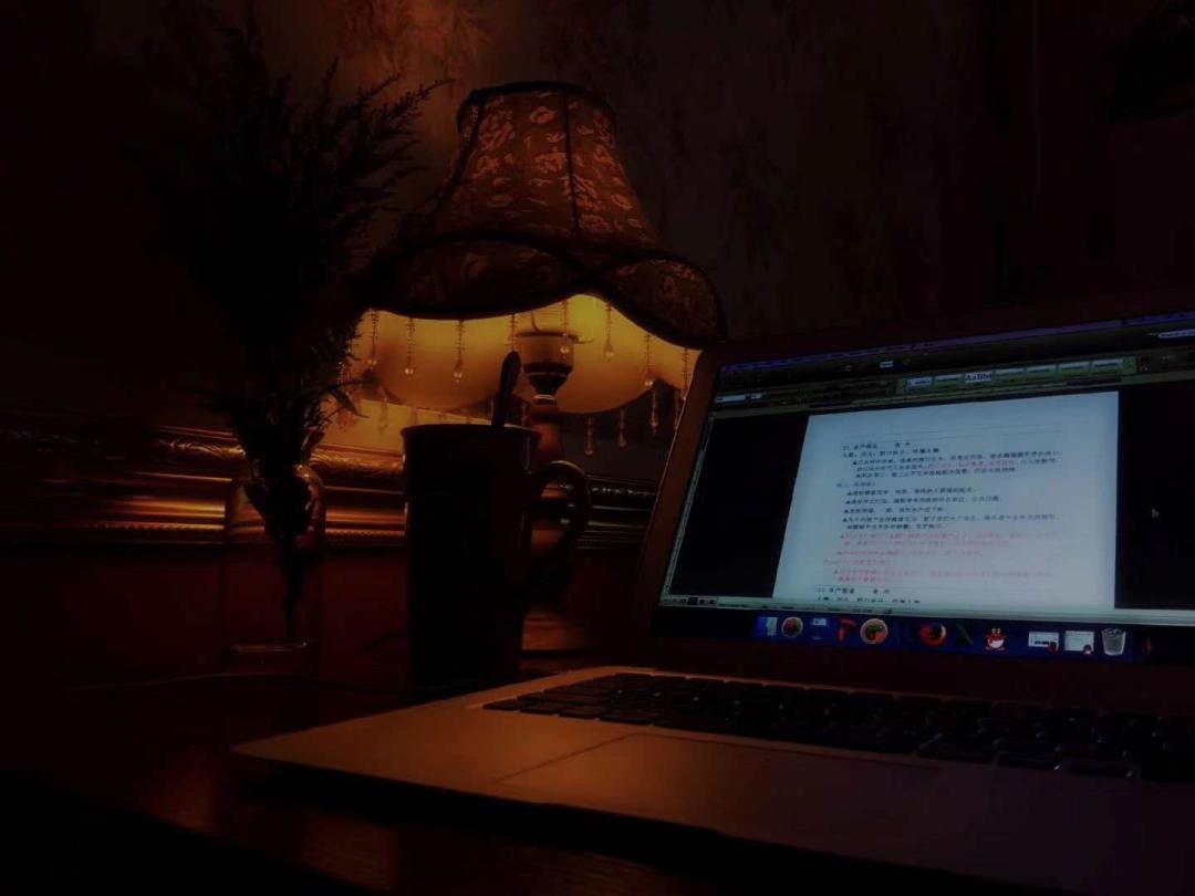 臀部编剧：无薪度日，被梦想窒息