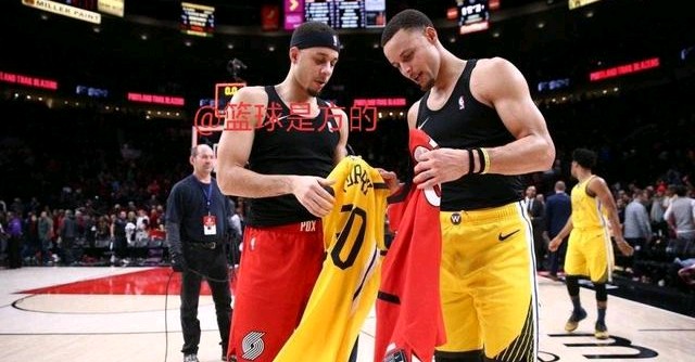 在球场上是投篮还是传球,在球场上应该打什么位置