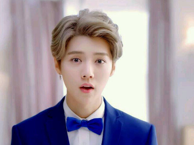 鹿晗捐赠足球场,鹿晗捐赠足球场在哪里