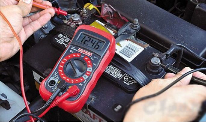 冬季蓄电池亏电的原因,冬季汽车电瓶亏电拔掉负极