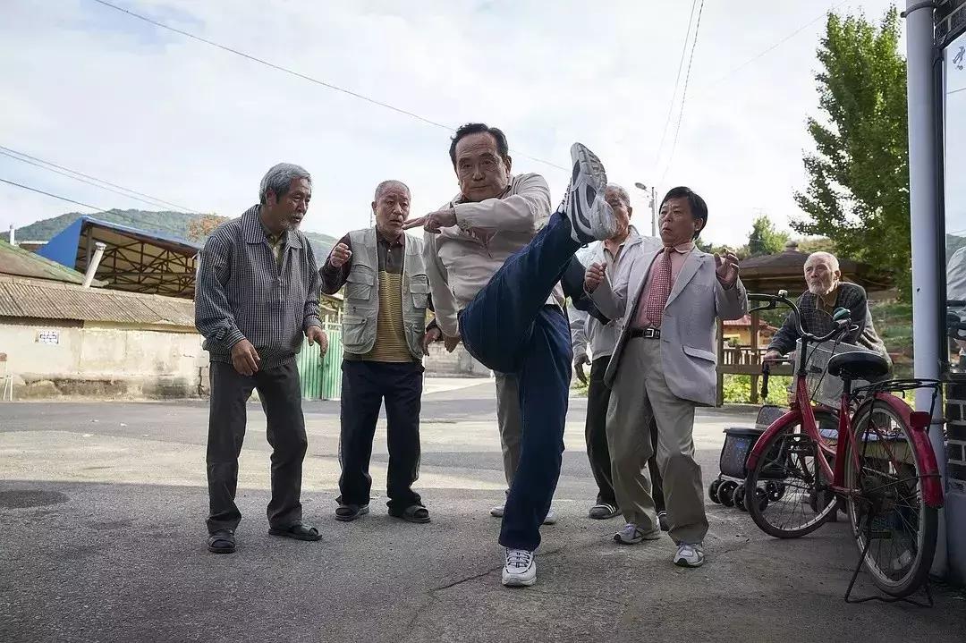 比釜山行更精彩更刺激的丧尸,釜山行这部丧尸片凭什么让你哭