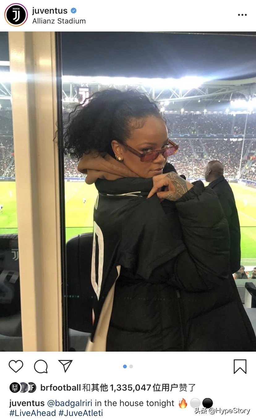 巨星蕾哈娜低调现身世界杯,蕾哈娜舞台服饰