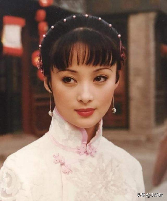 上联福如东海长流水对下联,对联上联秋水盈盈送秋波