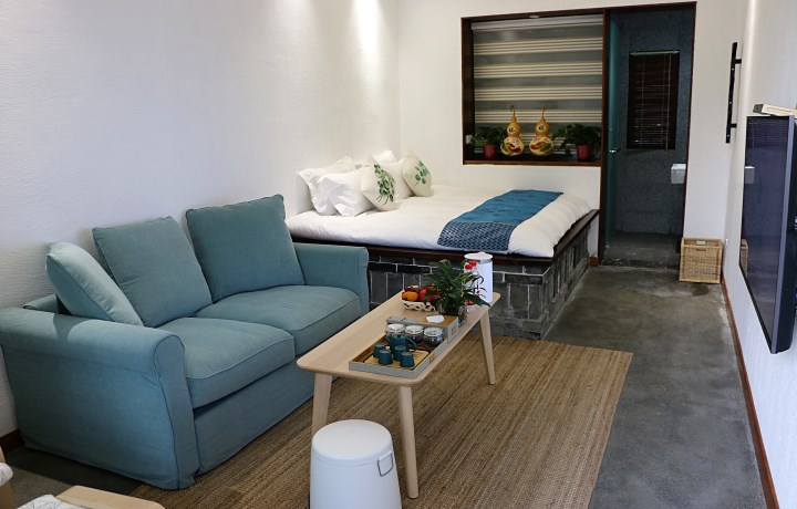 来袁家村花田月下住民宿,咥陕西美食、泡酒吧,逛民俗!