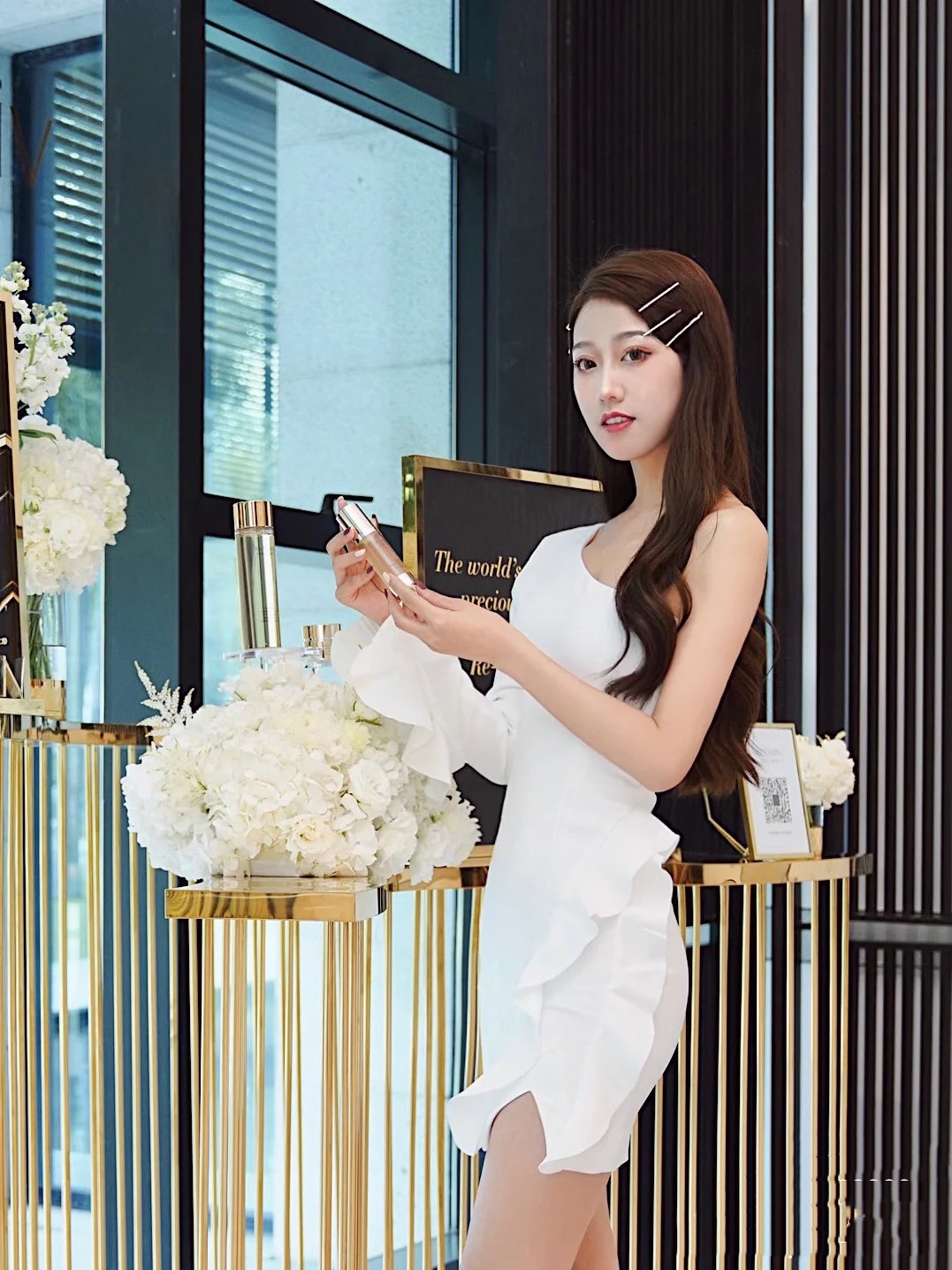 雅诗兰黛白金三部曲,雅诗兰黛白金产品使用顺序