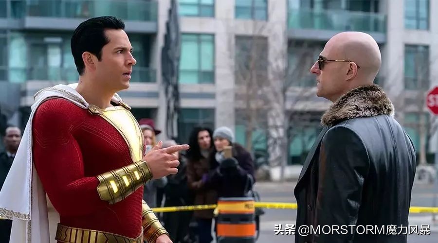 雷霆沙赞在地铁上被嘲讽,雷霆沙赞里为什么那么多人