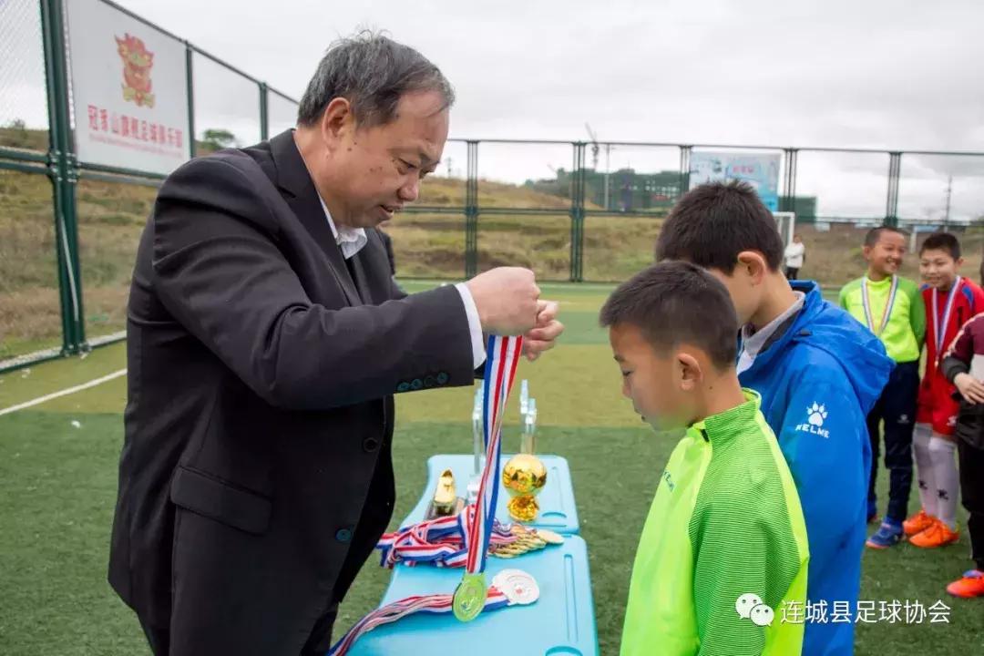 冠豸山旗舰足球俱乐部,冠豸山足球队