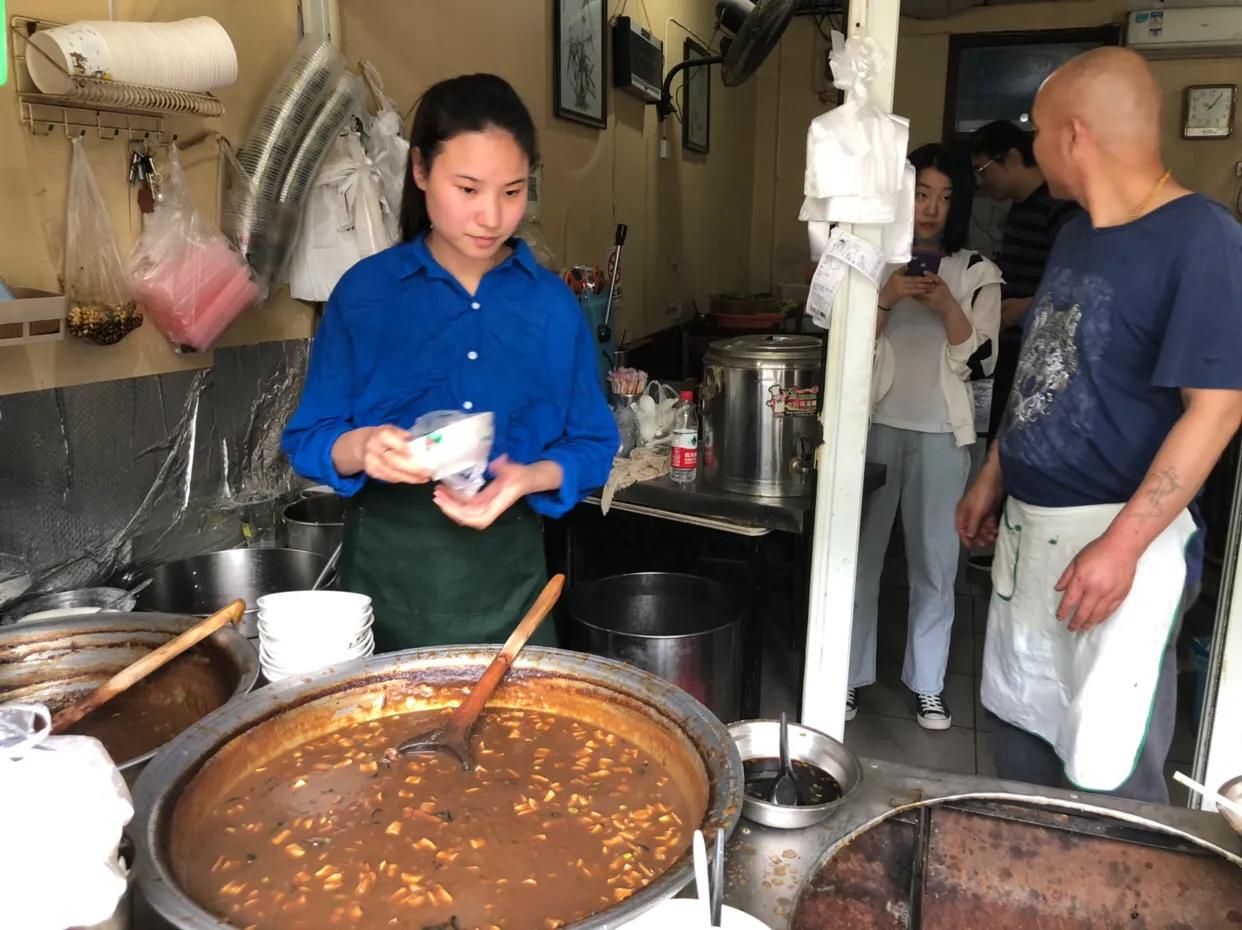 胡辣汤郑州9块,郑州老西郊胡辣汤