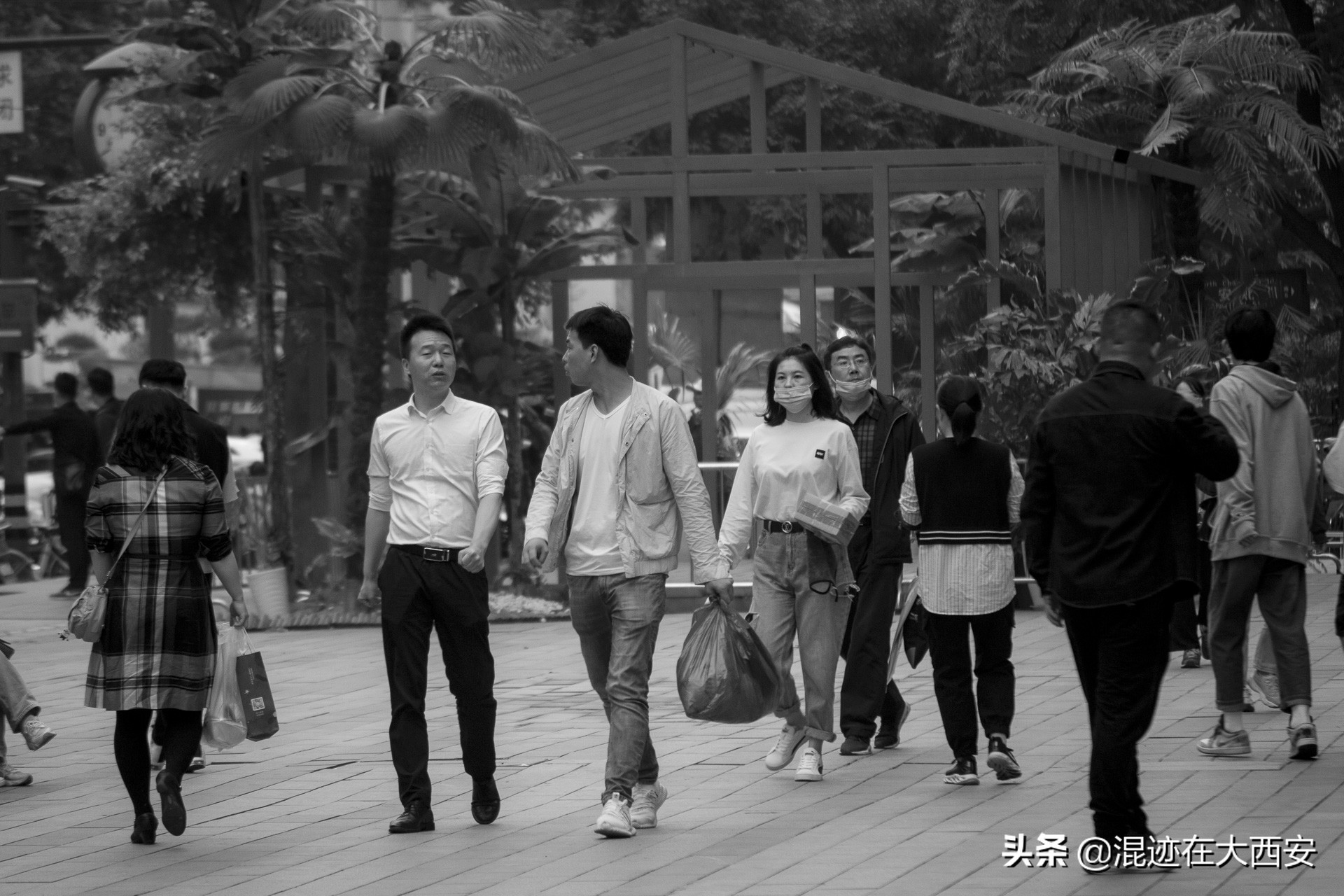 西安中贸广场夜景图,西安中贸广场攻略