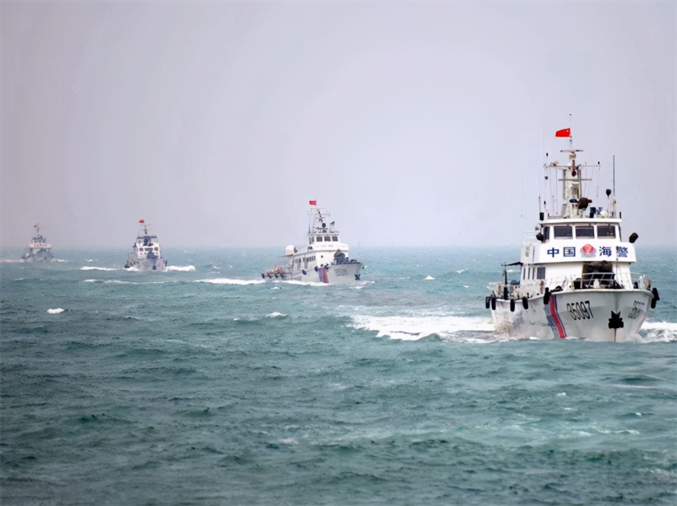 日本通过防卫白皮书国防部回应,国台办回应日本防卫白皮书视频