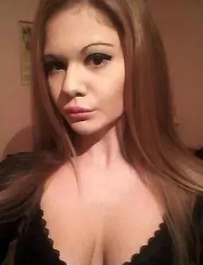 20次丰唇,20次整容成功的女人