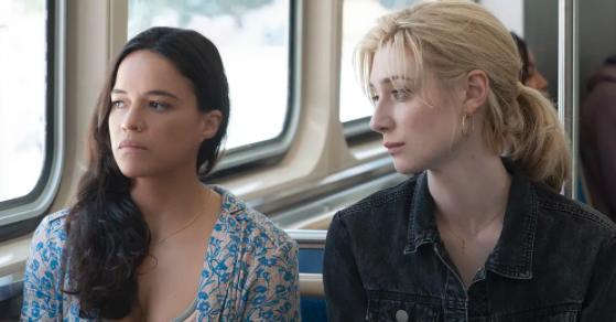 大长腿穿行在时间钳形运动里：高妹伊丽莎白·德比茨基