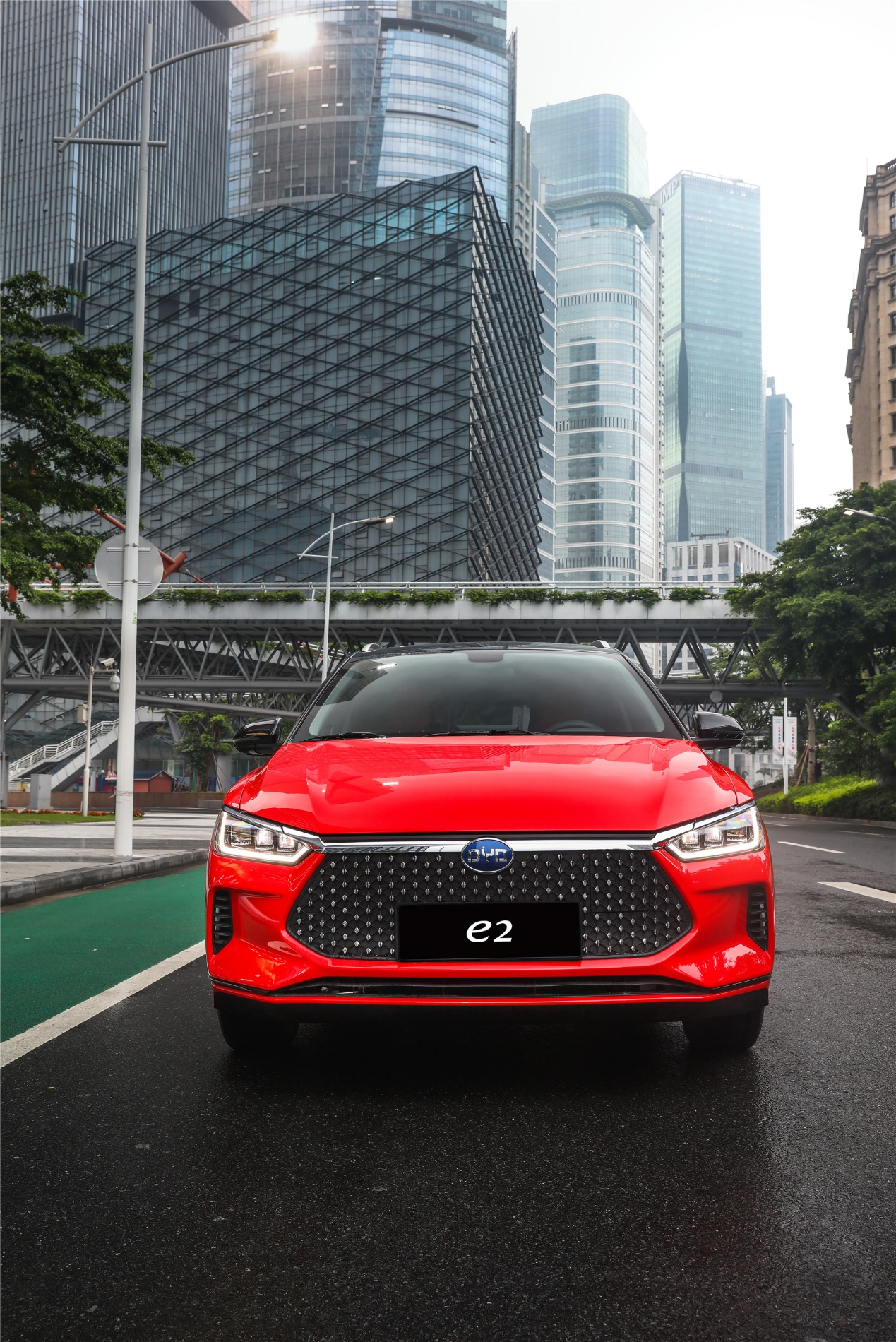 新能源车比亚迪e2值得买吗,比亚迪e2电动车好吗