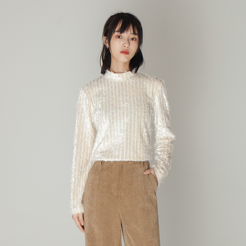 每个女人都爱穿丝绒韩版上衣,这几款更能穿出唯美感