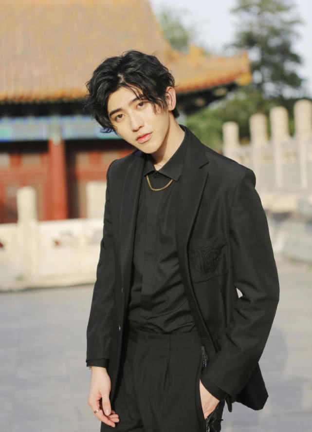 蔡徐坤出道遇到尚雯婕,蔡徐坤出道后遇尚雯婕