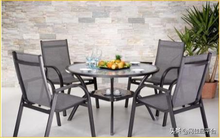 回南天墙壁家具发霉怎么快速消除,南风天实木家具发霉正常吗