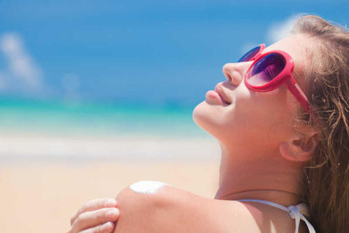 海边晒黑了怎么快速恢复变白,小孩被晒黑了怎么才能快速变白