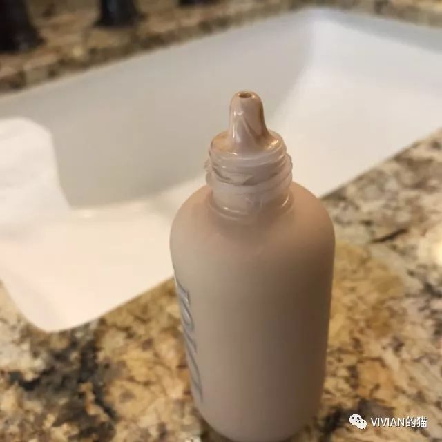 dior小奶瓶凝脂粉底液色号,dior小奶瓶液体高光测评