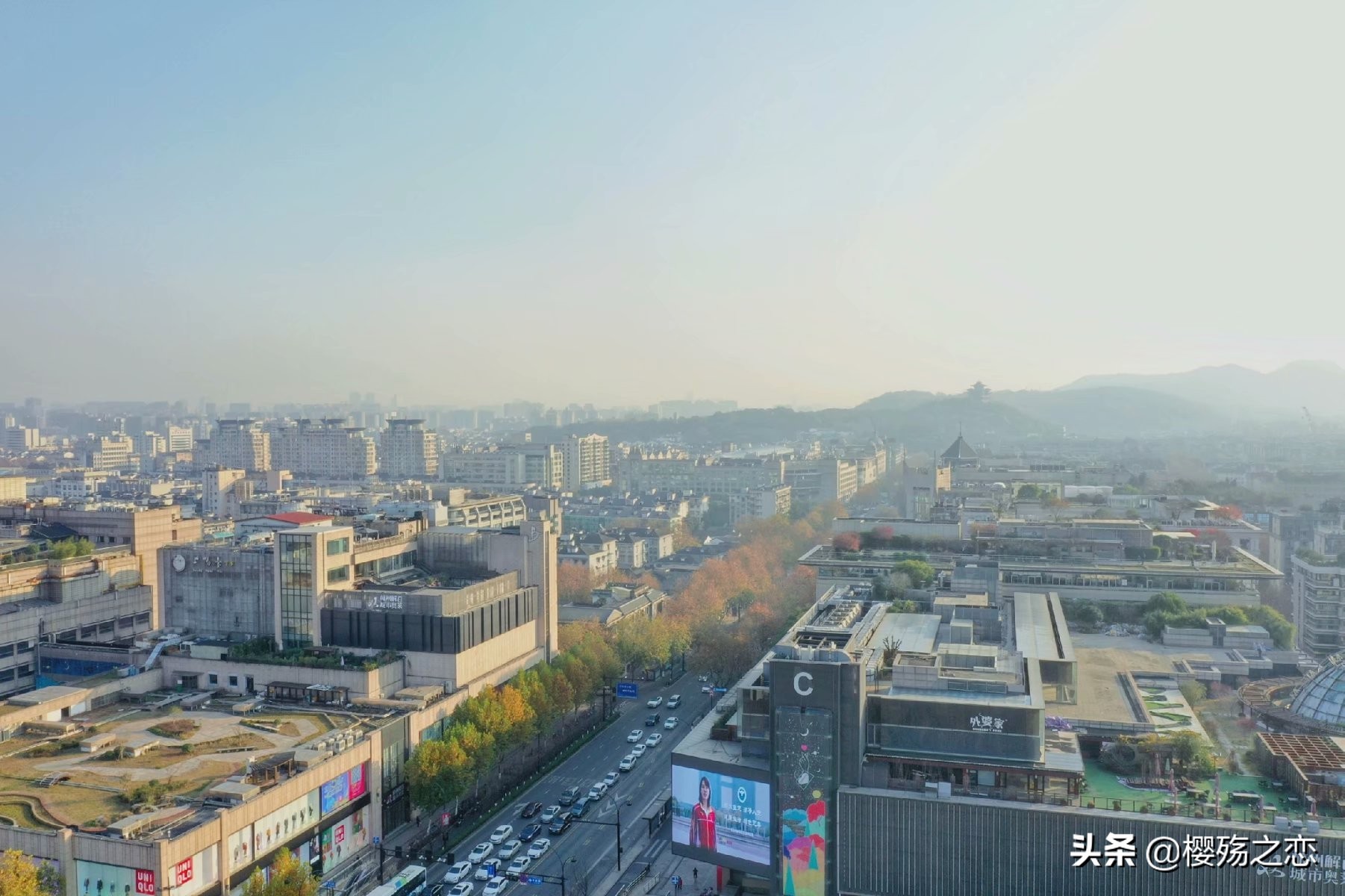 湖滨银泰什么样,湖滨银泰是最大的银泰