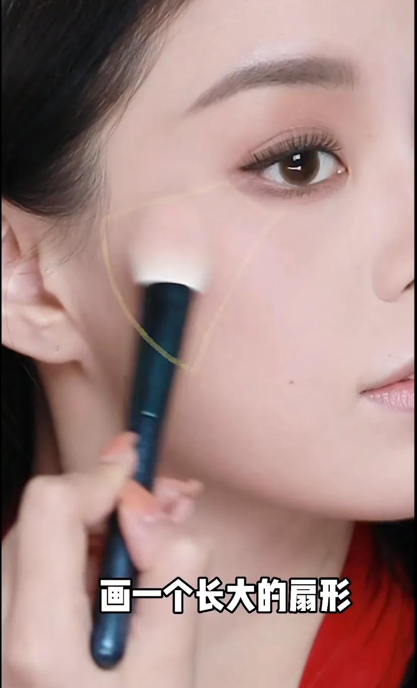 王楚然红棕烟熏妆图片,王楚然红棕烟熏妆出图