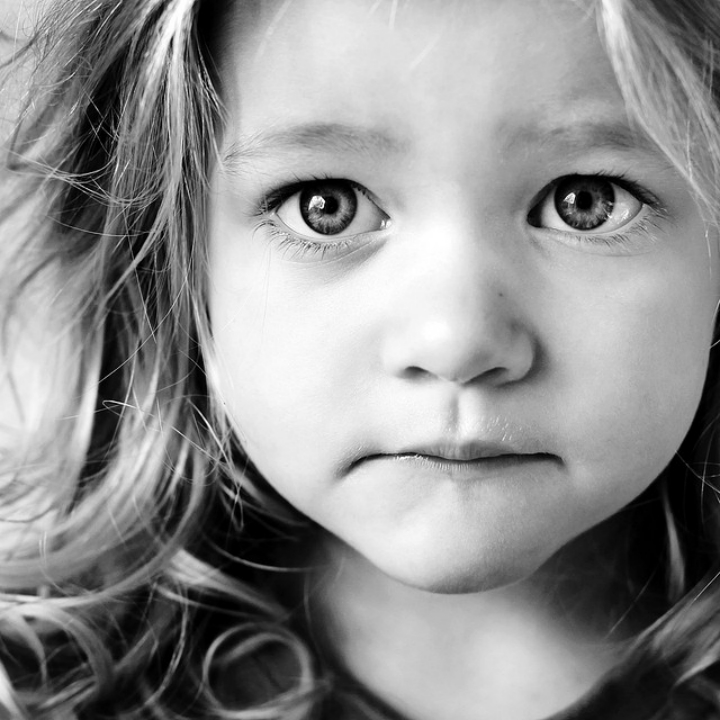 造成孩子轻易就以死相逼，是太压迫还是太纵容？家长要清楚这几点