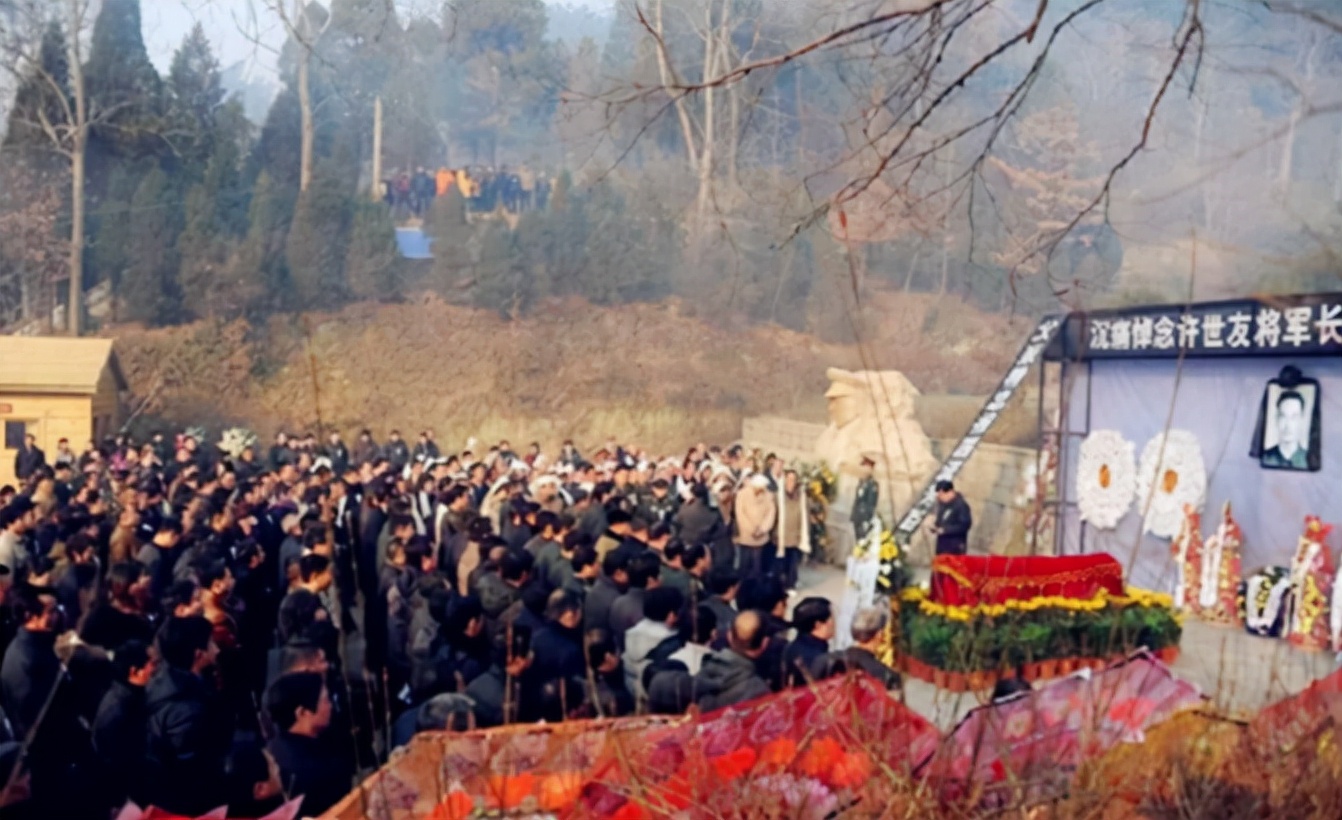 *世友许**之子许光，患癌后向医院提要求：不用进口药，不做过度治疗