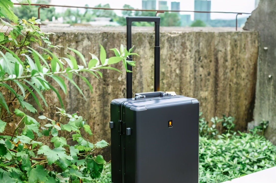 20寸登机箱地平线8号,最好的行李箱品牌推荐地平线8号