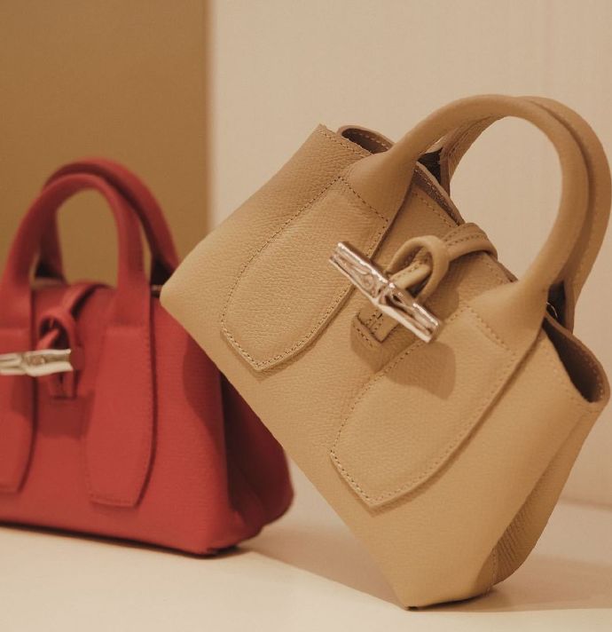 珑骧的包包怎么样好看吗,珑骧包包硬吗