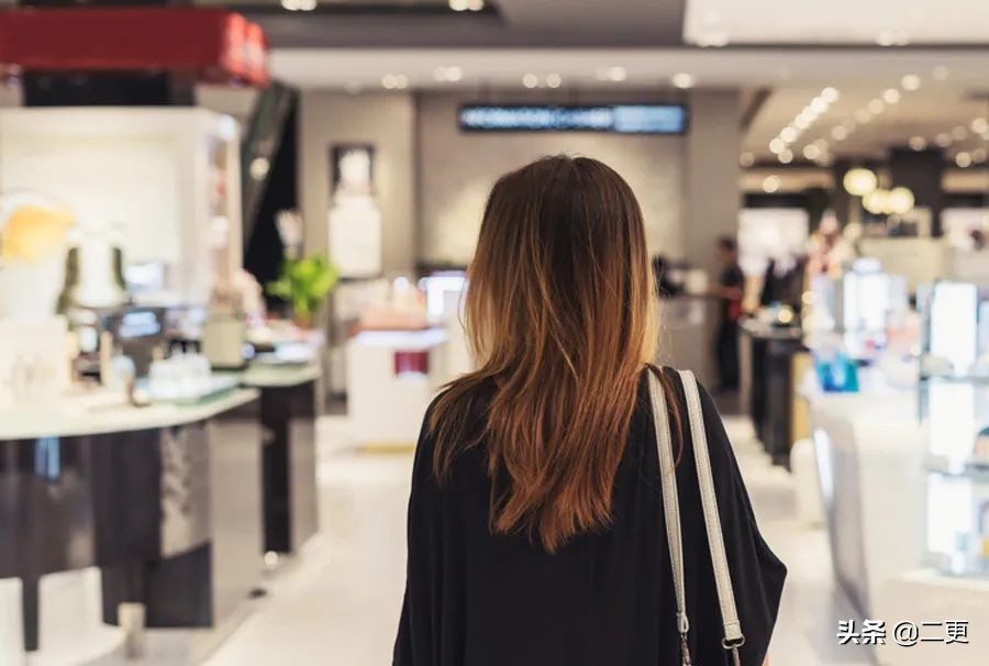 我们的生活里藏着哪些消费主义*脑洗**话术?